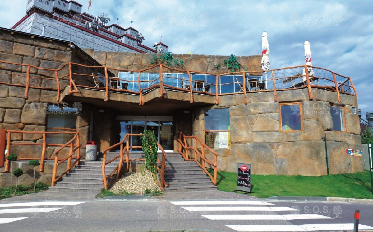 Фасад, Excalibur City Hatě