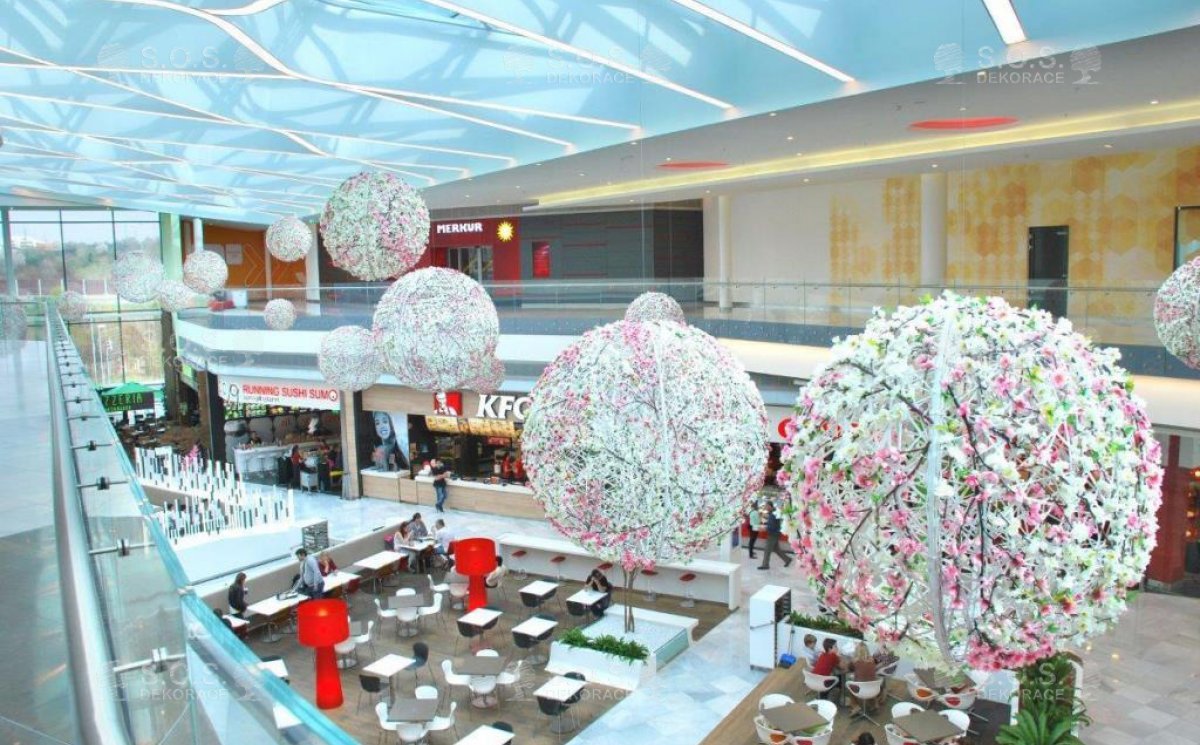 Весенние декорации, Centrum Černý Most